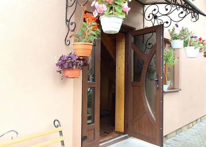 під піщиком Holiday home Mykulychyn