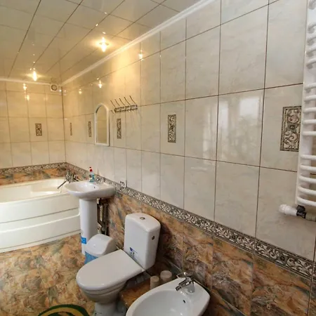 під піщиком * מיקוליצ'ין